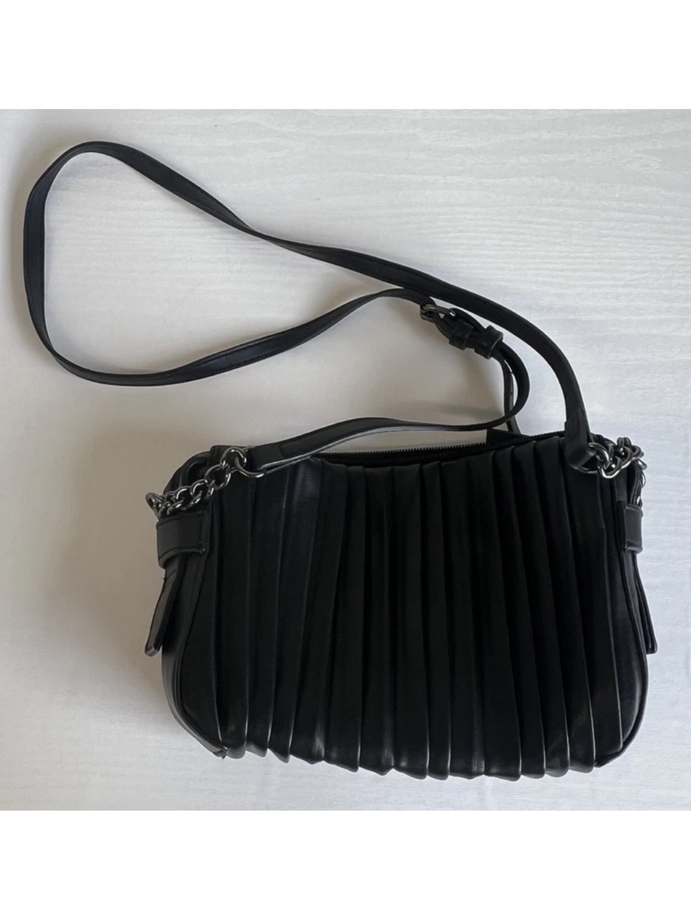 Simply Vera Black Pleated Crossbody Bag with Chain on Strap